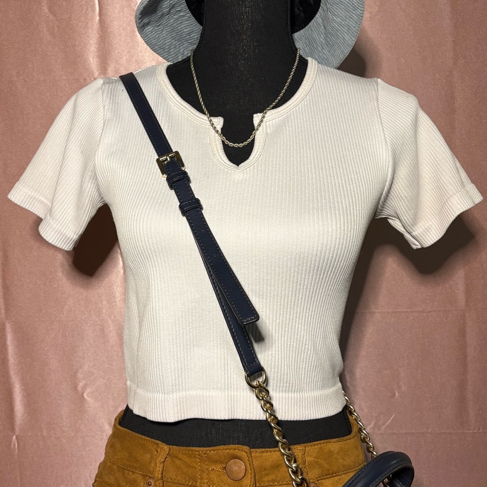 Y2K Stretchy White Ribbed Crop Top w/ Keyhole Detail | Size M/L | New w/o Tags